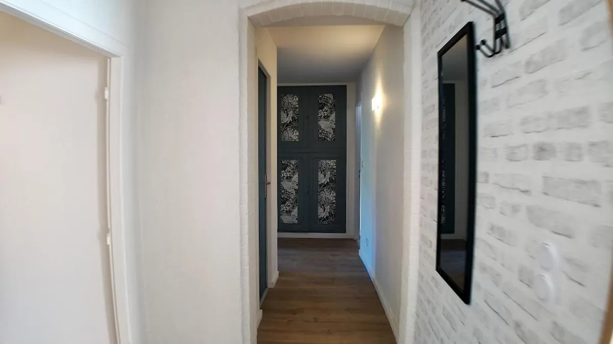 Elegant Appartement T3 - 2 Chambres - Netflix - Terrasse Castres  0*, Castres (Tarn) Fransa